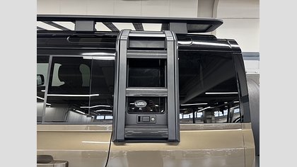 Defender 110 12