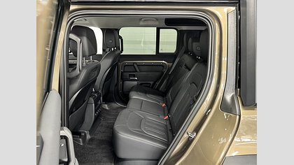 Defender 110 4
