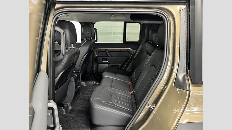 2021 認定中古車 Land Rover Defender 110 ゴンドワナストーン D300 AWD（AT） S