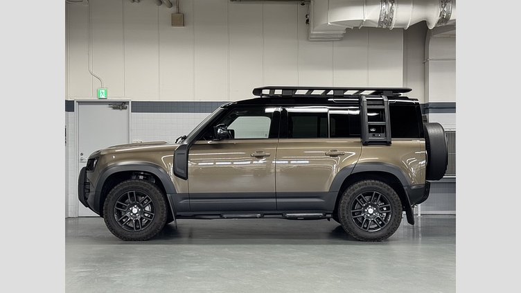 2021 認定中古車 Land Rover Defender 110 ゴンドワナストーン D300 AWD（AT） S