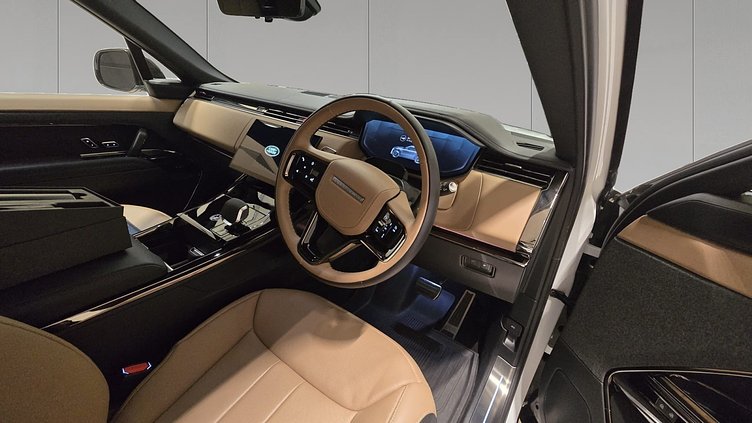 2025 Approved Land Rover Range Rover Sport Ostuni Pearl White 3.0 litre i6 PHEV​ L461 3.0 AJ20-P6H PHEV AWD 5DR SWB Dynamic HSE 460PS Auto, Malta, AP461/354BN, 26MY (5002292327)