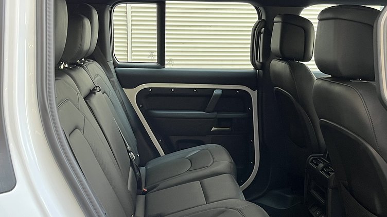 2025 新車 Land Rover Defender 110 Fuji White 3.0 litre i6D​ Standard Wheelbase Dynamic SE