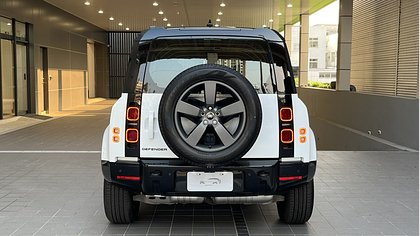 Defender 110 3