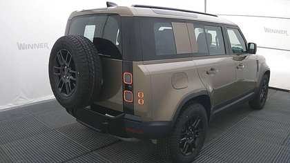 Defender 110 3