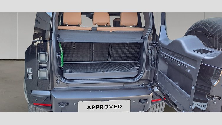 2025 Approved Land Rover Defender 90 Santorini Black 3.0 litre i6D​ X-DYNAMIC HSE