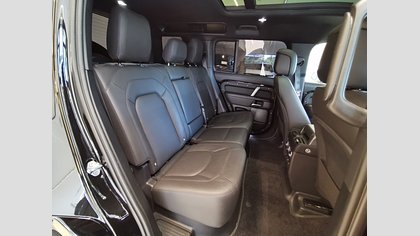 Defender 110 8