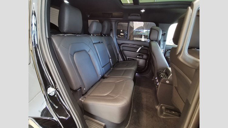 2023 認定中古車 Land Rover Defender 110 サントリーニブラック P525 AWD (AT) V8