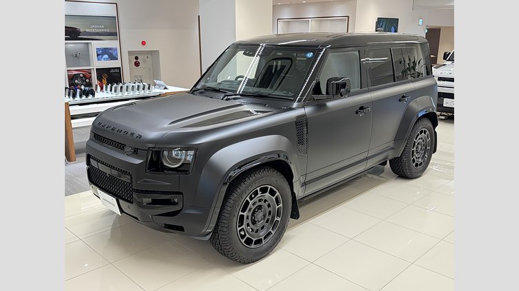 2025 認定中古車 Land Rover Defender OCTA ナルヴィックブラック P635 ガソリンV8マイルドハイブリッド Black