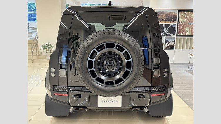 2025 認定中古車 Land Rover Defender OCTA ナルヴィックブラック P635 ガソリンV8マイルドハイブリッド Black