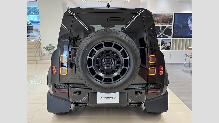 2025 認定中古車 Land Rover Defender OCTA ナルヴィックブラック P635 ガソリンV8マイルドハイブリッド Black