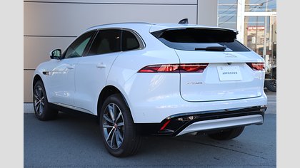 F-Pace 1