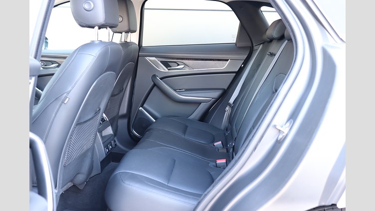 2021 認定中古車 Jaguar F-Pace Yulong White 2.0L I4 Pet Mid DOHC AJ200 S
