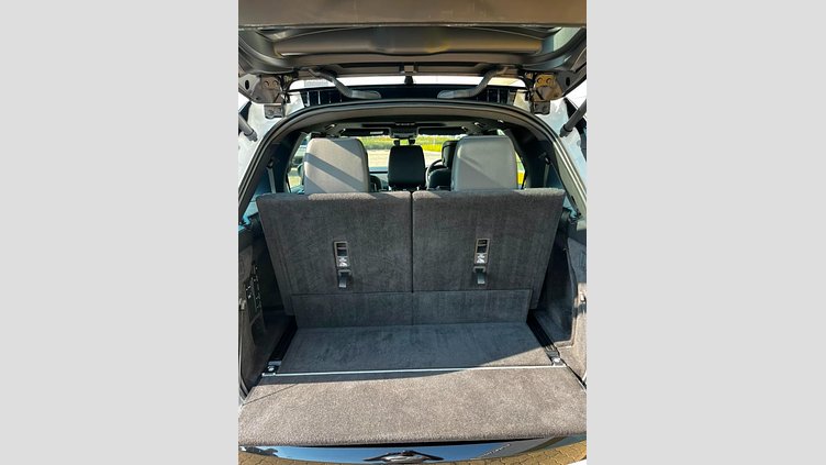 2023 Approved Land Rover Discovery Fuji White AWD Discovery D300 Dynamic SE