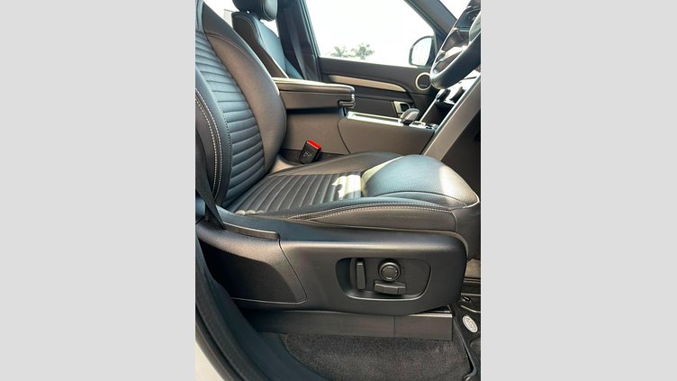 2023 Approved Land Rover Discovery Fuji White AWD Discovery D300 Dynamic SE