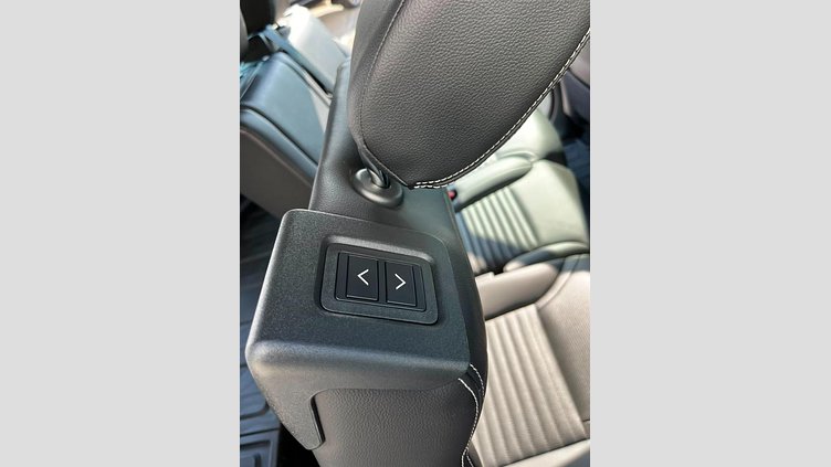 2023 Approved Land Rover Discovery Fuji White AWD Discovery D300 Dynamic SE