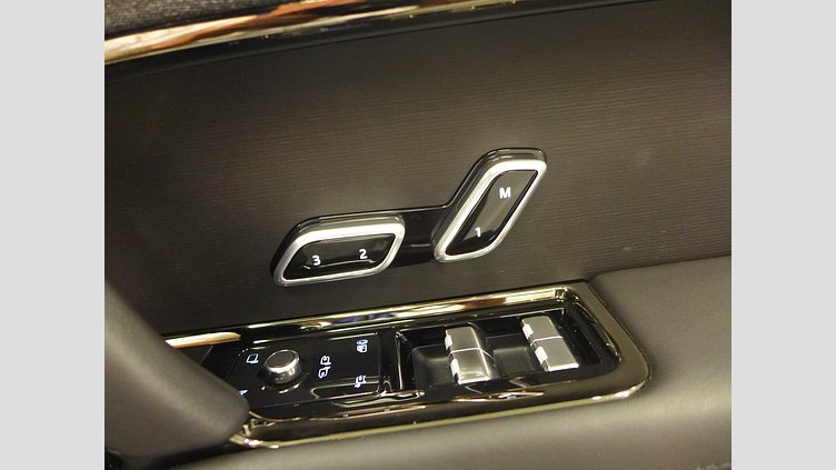 2023 認定中古車 Land Rover Range Rover Sport Ostuni Pearl White 3.0 litre i6P​ Autobiography