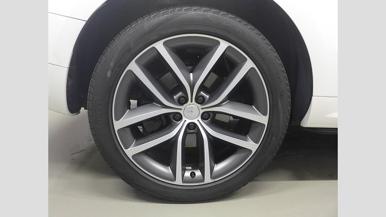 2023 認定中古車 Land Rover Range Rover Sport Ostuni Pearl White 3.0 litre i6P​ Autobiography