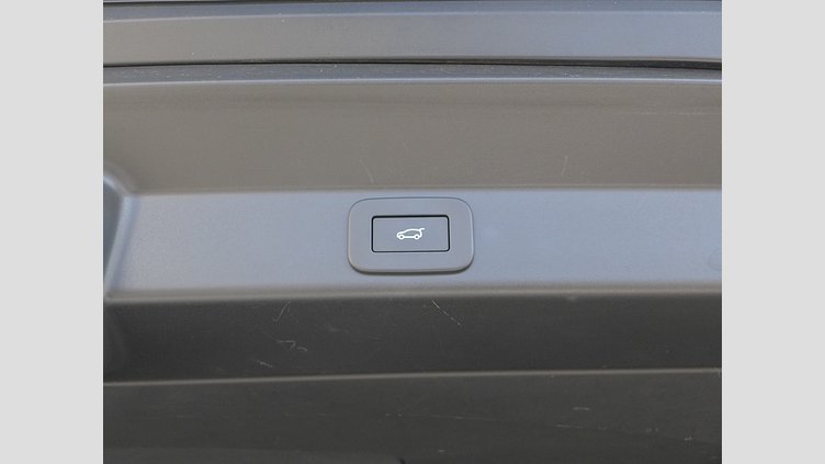 2023 認定中古車 Land Rover Range Rover Sport Ostuni Pearl White 3.0 litre i6P​ Autobiography