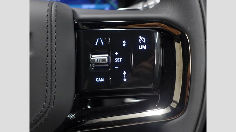 2025 認定中古車 Land Rover Range Rover Velar ザダルグレイ D200マイルドハイブリッド（ディーゼル） スタンダードホイールベース Dynamic SE