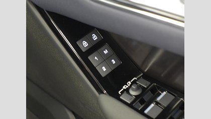 Range Rover Velar 13