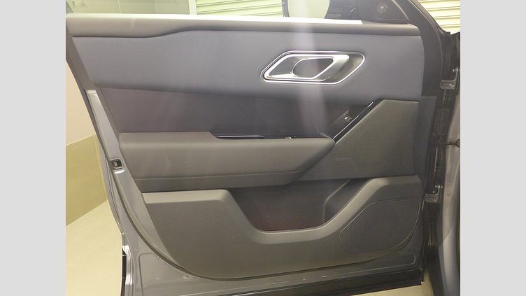 2025 認定中古車 Land Rover Range Rover Velar ザダルグレイ D200マイルドハイブリッド（ディーゼル） スタンダードホイールベース Dynamic SE