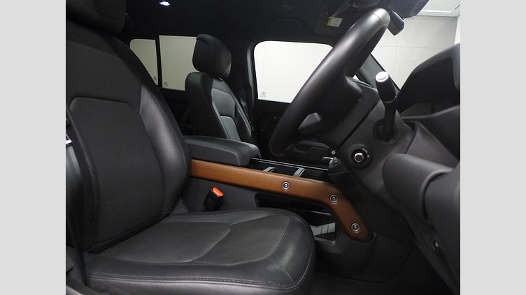 2023 認定中古車 Land Rover Defender 110 サントリーニブラック D300 AWD（AT） X-DYNAMIC HSE
