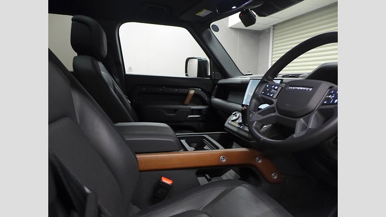 2023 認定中古車 Land Rover Defender 110 サントリーニブラック D300 AWD（AT） X-DYNAMIC HSE