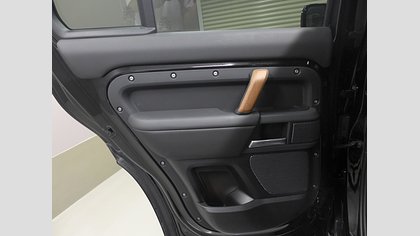 Defender 110 31