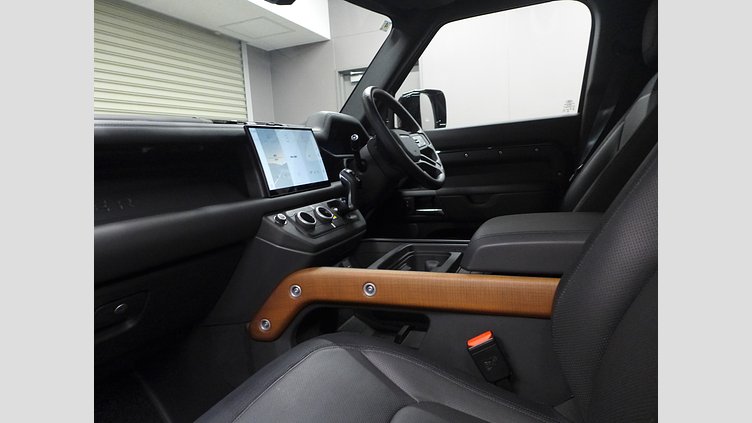 2023 認定中古車 Land Rover Defender 110 サントリーニブラック D300 AWD（AT） X-DYNAMIC HSE