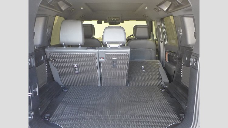 2023 認定中古車 Land Rover Defender 110 サントリーニブラック D300 AWD（AT） X-DYNAMIC HSE