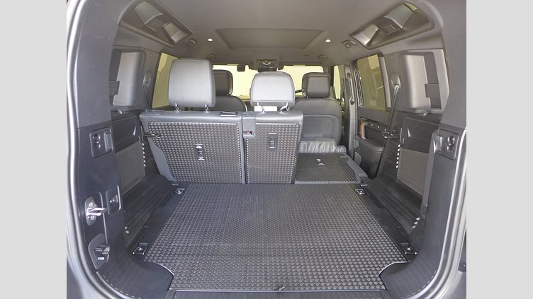 2023 認定中古車 Land Rover Defender 110 サントリーニブラック D300 AWD（AT） X-DYNAMIC HSE