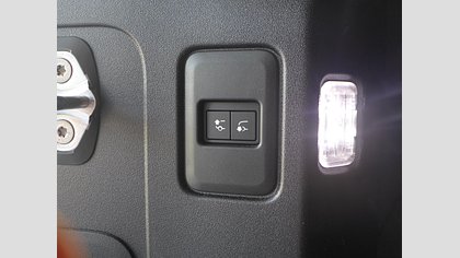 Defender 110 81
