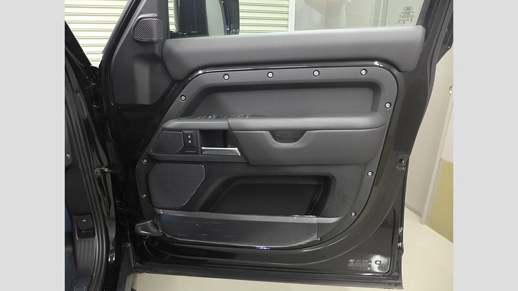 2023 認定中古車 Land Rover Defender 110 サントリーニブラック D300 AWD（AT） X-DYNAMIC HSE