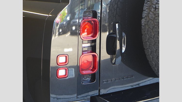 2023 認定中古車 Land Rover Defender 110 サントリーニブラック D300 AWD（AT） X-DYNAMIC HSE