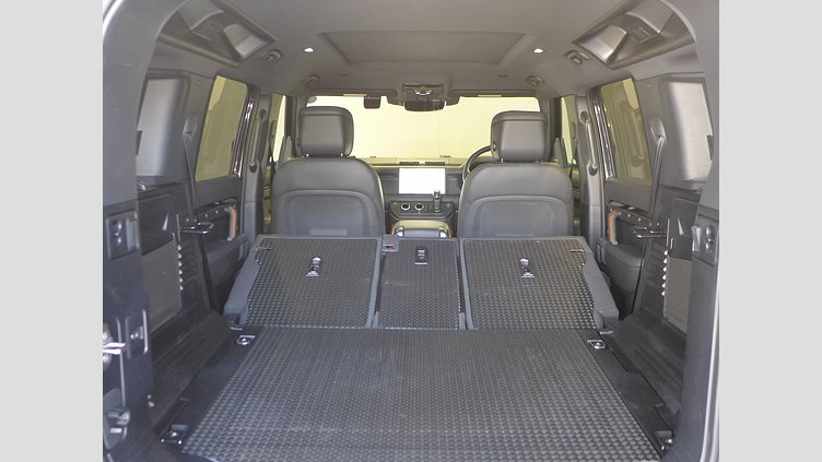 2023 認定中古車 Land Rover Defender 110 サントリーニブラック D300 AWD（AT） X-DYNAMIC HSE