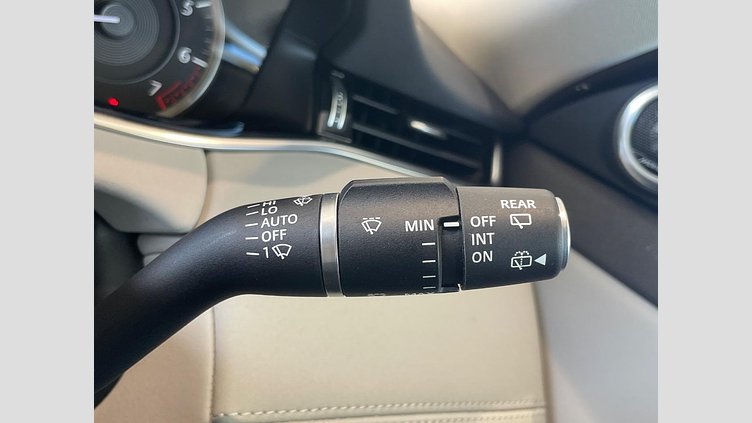 2022 認定中古車 Land Rover Range Rover Evoque ソウルパールシルバー P200 AWD（オートマチック） SE