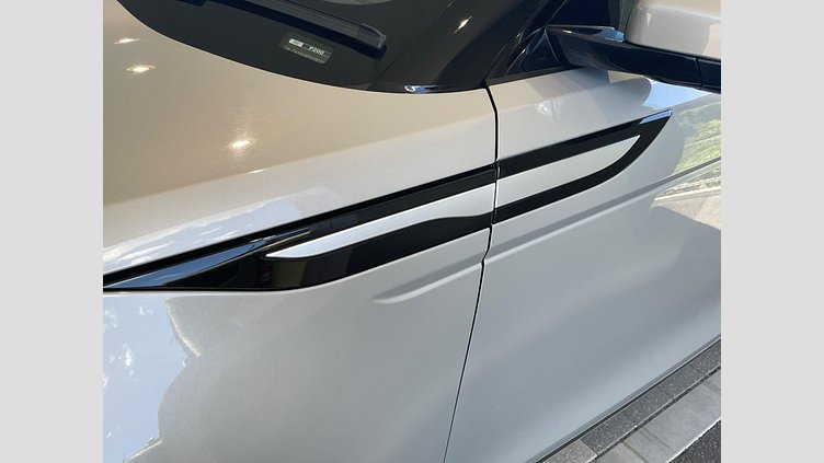 2022 認定中古車 Land Rover Range Rover Evoque ソウルパールシルバー P200 AWD（オートマチック） SE