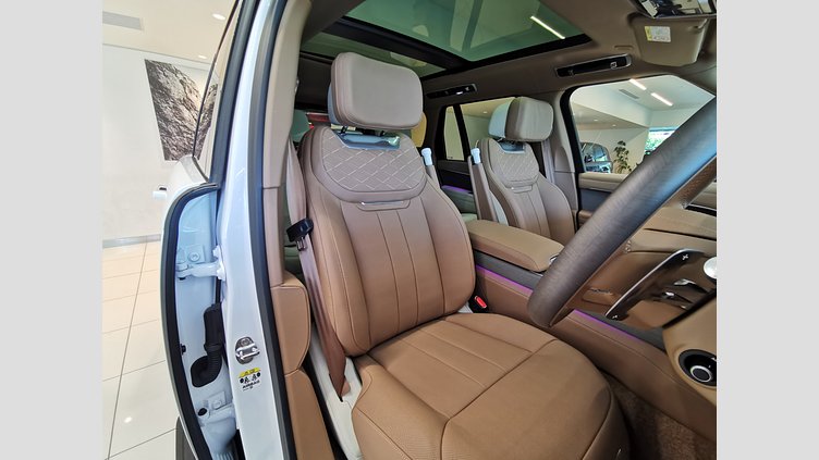 2024 認定中古車 Land Rover Range Rover アイシーホワイト - グロスフィニッシュ 615 AWD（AT） スタンダードホイールベース SV