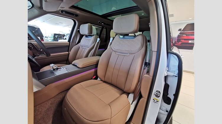 2024 認定中古車 Land Rover Range Rover アイシーホワイト - グロスフィニッシュ 615 AWD（AT） スタンダードホイールベース SV