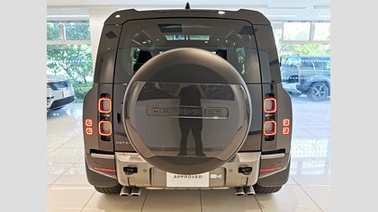 Defender 110 6