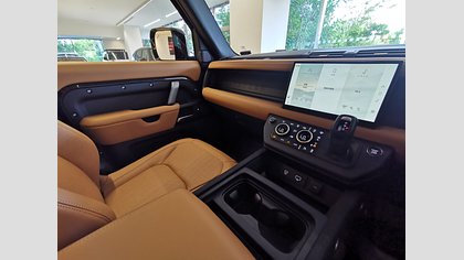 Defender 110 42