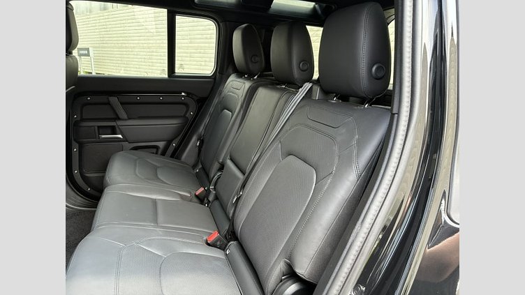 2025 認定中古車 Land Rover Defender 110 サントリーニブラック D350 ディーゼルマイルドハイブリッド X-Dynamic HSE