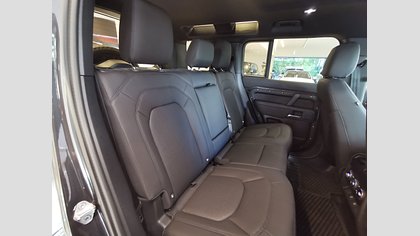 Defender 110 4