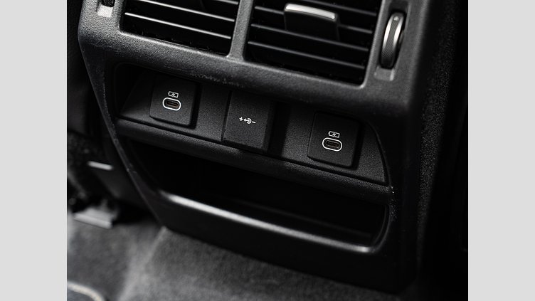 2020 認定中古車 Land Rover Discovery Sport サントリーニブラック P200 AWD（オートマチック） SE　P200　7人乗り
