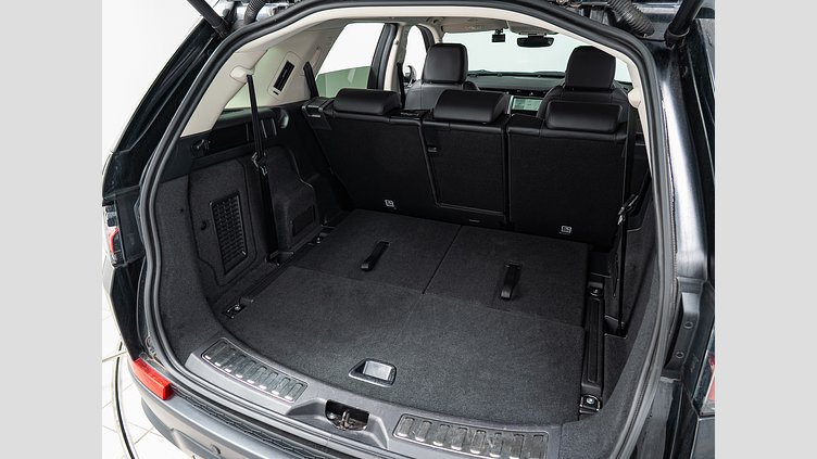 2020 認定中古車 Land Rover Discovery Sport サントリーニブラック P200 AWD（オートマチック） SE　P200　7人乗り