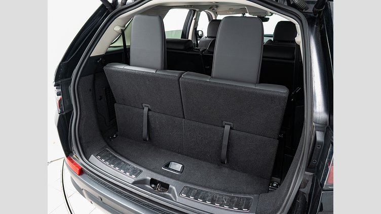 2020 認定中古車 Land Rover Discovery Sport サントリーニブラック P200 AWD（オートマチック） SE　P200　7人乗り
