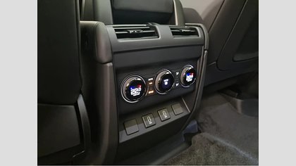 Defender 110 12