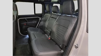 Defender 110 8