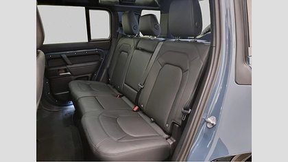 Defender 110 8
