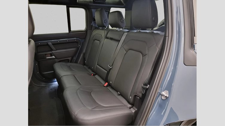 2025 Rabljena vozila Land Rover Defender 110 Tasman Blue D250 AWD AUTOMATIC MHEV X-DYNAMIC HSE 